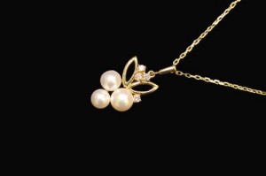 mikimoto Pearl necklace